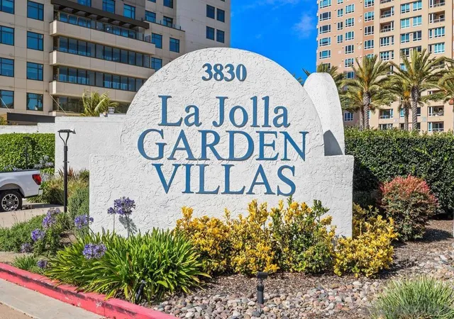 Listing Photo 4 - Condo for sale in building located at 3525 Lebon Dr, San Diego, CA 92122 - Unit #302