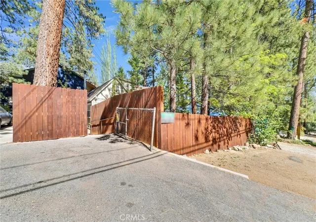 Listing Photo 5 - Condo for sale in building located at 710 Marin Rd, Big Bear Lake, CA 92315