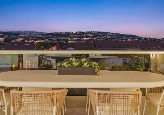 Photo 3 of Sale Pending at 137 Jasmine Crk Dr, Corona Del Mar, CA 92625 | MLS# OC26110681 | Listing updated on 2026-09-11