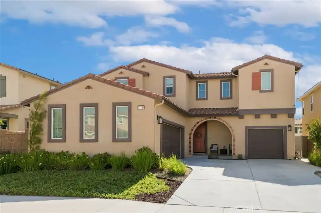 Photo 1 of Sale Pending at 34109 Kensington St, Murrieta, CA 92563 | MLS# SW26120083 | Listing updated on 2026-07-27