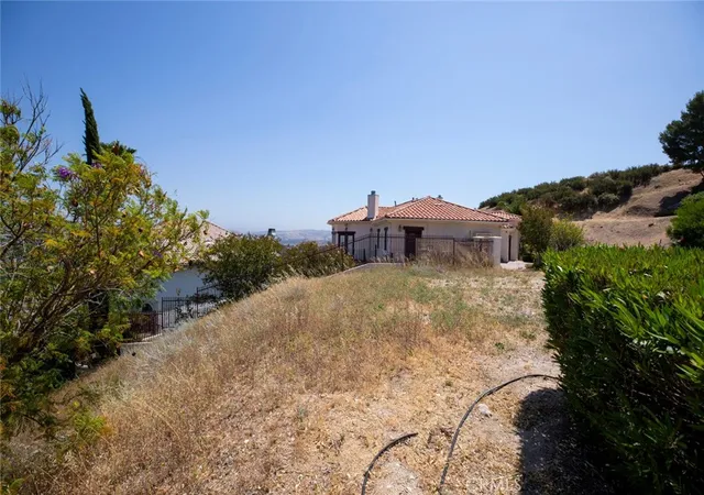 Photo 4 of Land for sale at 23811 Bella Vista Dr, Newhall, CA 91321 | MLS# GD26120820 | Listing updated on 2026-06-03