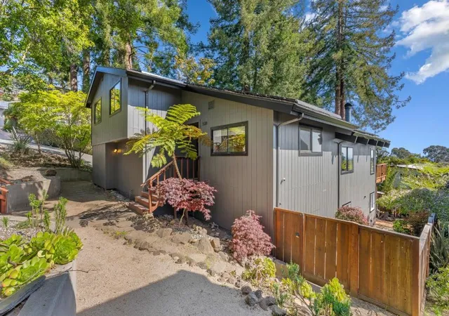 Photo 3 of Sale Pending at 530 Santa Marguarita Dr, Aptos, CA 95003 | MLS# ML82049624 | Listing updated on 2026-09-10