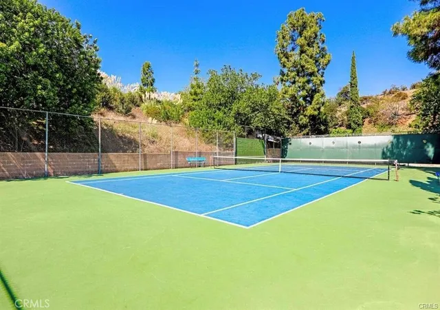 29th image of 6720 Hillpark Dr #204, Los Angeles, CA 90068 | MLS# SR26113450