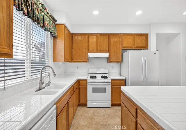 4th image of 32389 Pensador St, Temecula, CA 92592 | MLS# IV26120567
