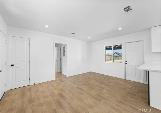 Photo 2 of Single family home for sale at 45040 Redwood Ave, Lancaster, CA 93534 | MLS# SR26120149 | Listing updated on 2026-08-31