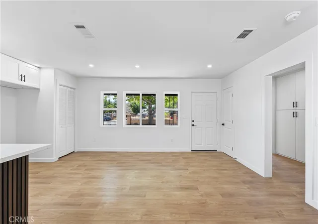 Photo 4 of Single family home for sale at 45040 Redwood Ave, Lancaster, CA 93534 | MLS# SR26120149 | Listing updated on 2026-08-31
