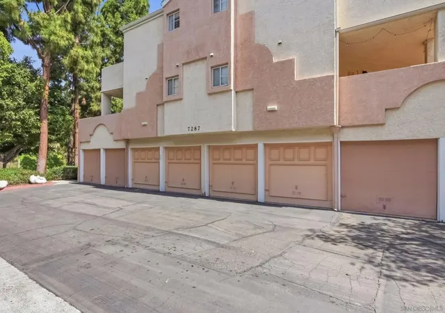 2nd image of 7287 Camino Degrazia, San Diego, CA 92111