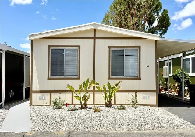 Homes for sale in Hemet, CA | 881 N Lake St #69, Hemet, CA 92544 | MLS# SW26120270