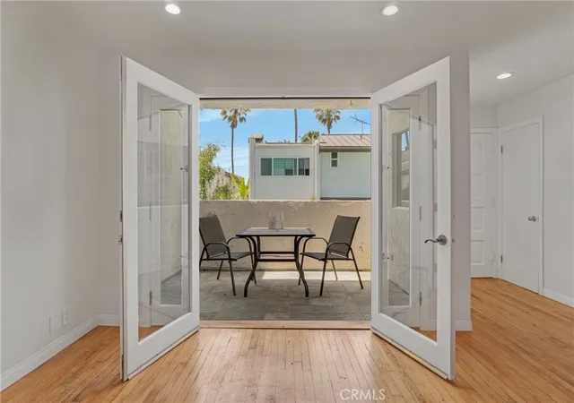 Homes for sale in Santa Monica, CA | 1115 19th #10, Santa Monica, CA 90403 | MLS# SR26117277