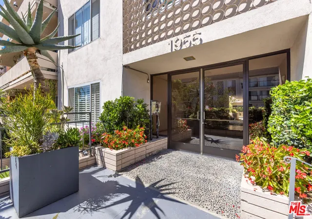1st image of 1955 Tamarind Ave #2, Los Angeles, CA 90068 | MLS# 26841247