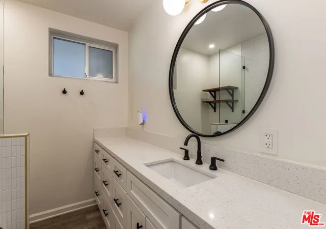 2nd image of 1955 Tamarind Ave, Los Angeles, CA 90068