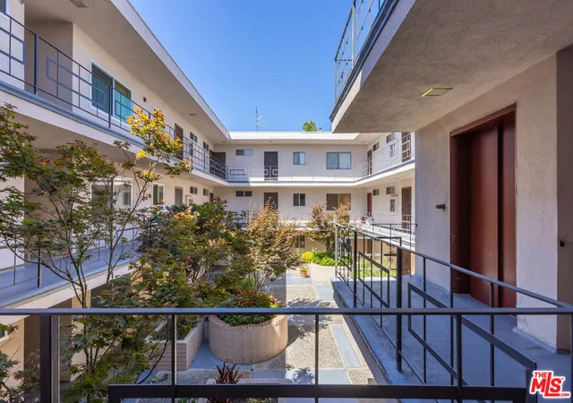 4th image of 1955 Tamarind Ave #2, Los Angeles, CA 90068 | MLS# 26841247