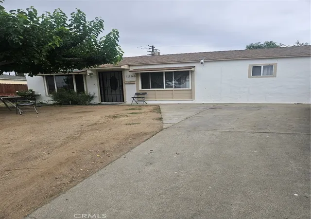 Homes for sale in Bakersfield, CA | 1206 Crawford, Bakersfield, CA 93305 | MLS# PW26121110