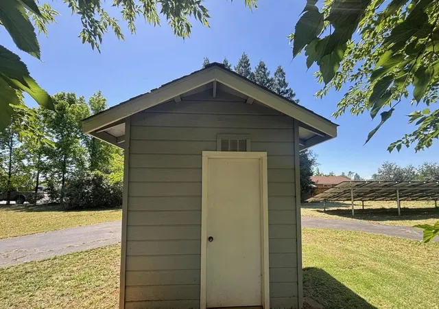 56th image of 5050 Bo Peep Ln, Redding, CA 96002 | MLS# 219148745DA