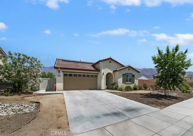 Photo 2 of Sale Pending at 419 Poplar Hl, San Jacinto, CA 92583 | MLS# IG26116280 | Listing updated on 2026-10-07