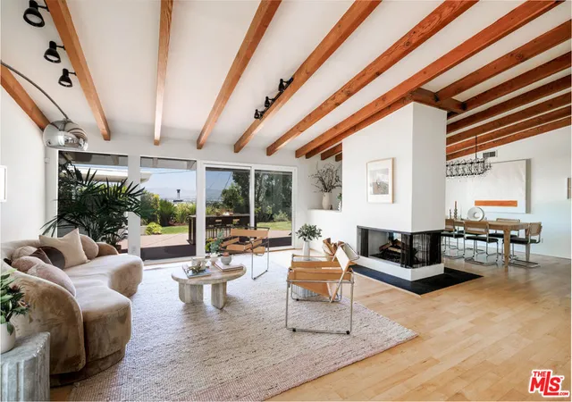 1st image of 3554 Berry Dr, Studio City, CA 91604 | MLS# 26833309