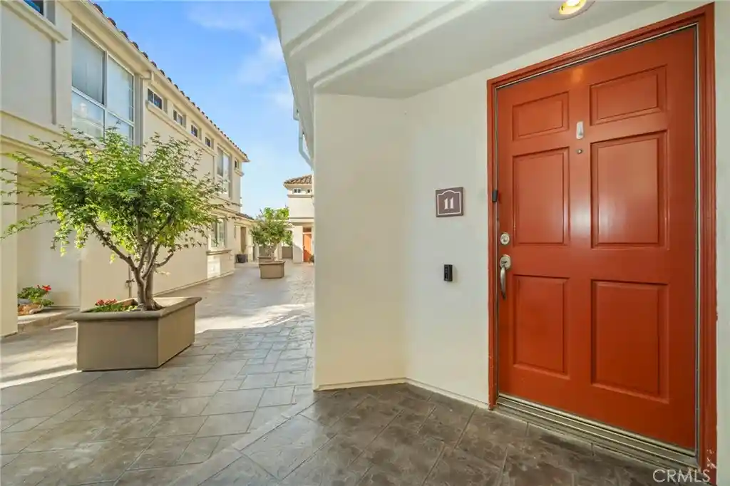 Listing Photo 1 - Condo for sale in 2101 E 15Th located at 2101 E 15Th, Newport Beach, CA 92663 - Unit #11