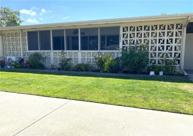 3rd image of 1560 Interlachen Rd, M12-66K, Seal Beach, CA 90740 | MLS# PW26120187