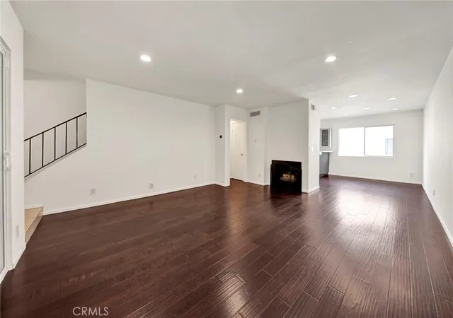 4th image of 9745 Via Roma, Burbank, CA 91504 | MLS# GD26121281