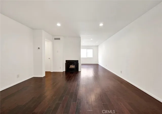 5th image of 9745 Via Roma, Burbank, CA 91504 | MLS# GD26121281
