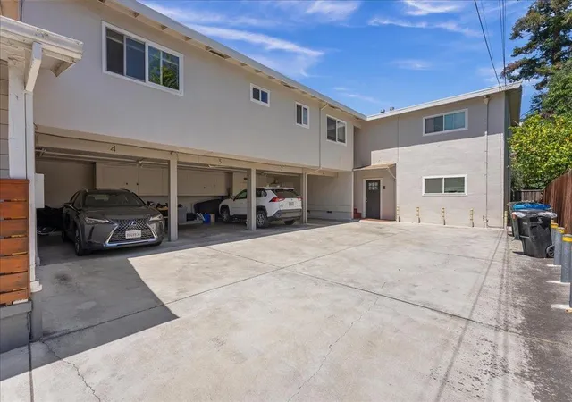 2nd image of 227 Madrone St, Redwood City, CA 94061 | MLS# ML82049676