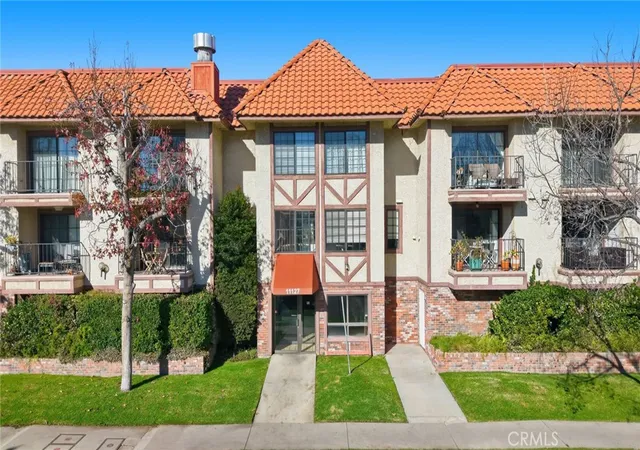 Photo 2 of Townhouse for sale at 11127 La Maida #9, North Hollywood, CA 91601 | MLS# SR26121144 | Listing updated on 2026-09-22
