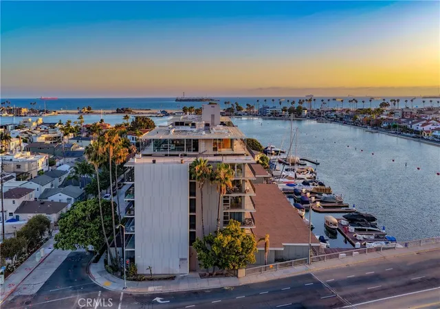 Listing Photo 4 - Condo for sale in building located at 5400 E The Toledo, Long Beach, CA 90803 - Unit #701