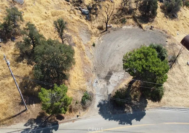 2nd image of 38938 Pepperweed Rd, Squaw Valley, CA 93675 | MLS# FR26121376