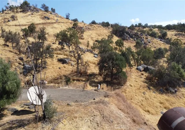 3rd image of 38938 Pepperweed Rd, Squaw Valley, CA 93675 | MLS# FR26121376