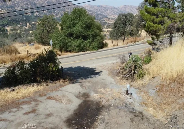 5th image of 38938 Pepperweed Rd, Squaw Valley, CA 93675 | MLS# FR26121376