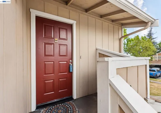 2nd image of 26 Raintree Ct #30, Hayward, CA 94544 | MLS# 41137058