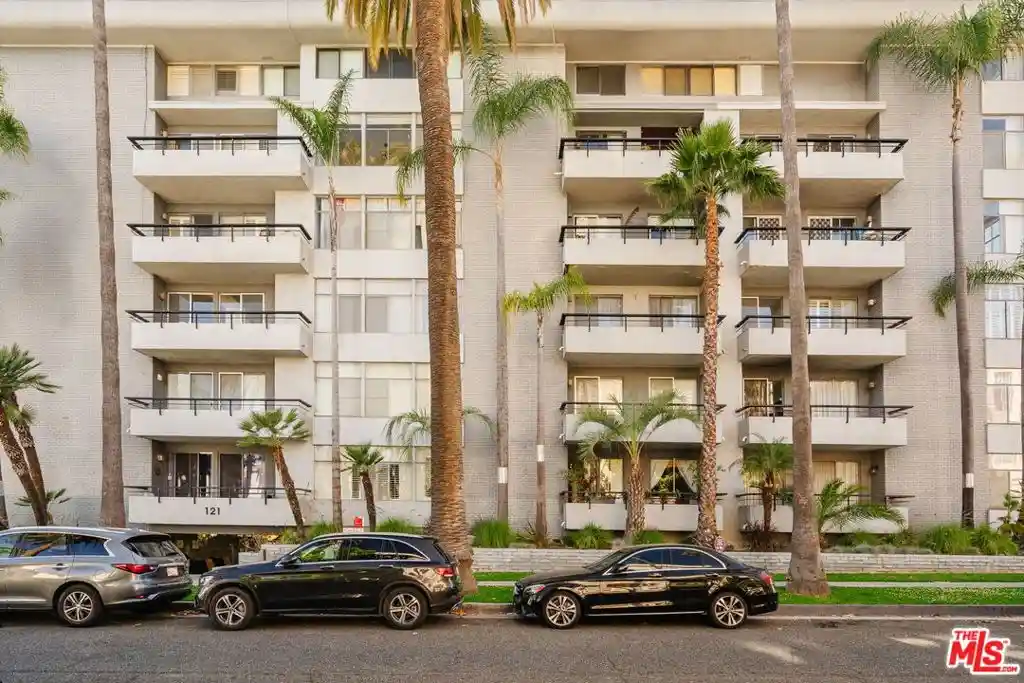 Listing Photo 42 - Condo for sale in 121 S Palm Dr located at 121 S Palm Dr, Beverly Hills, CA 90212 - Unit #401