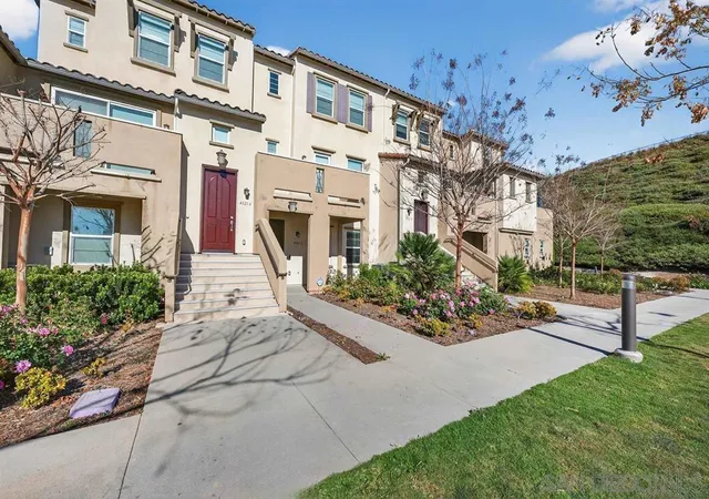 Homes for sale in Oceanside, CA | 4321 Star Path Way 3, Oceanside, CA 92056 | MLS# 260013490SD
