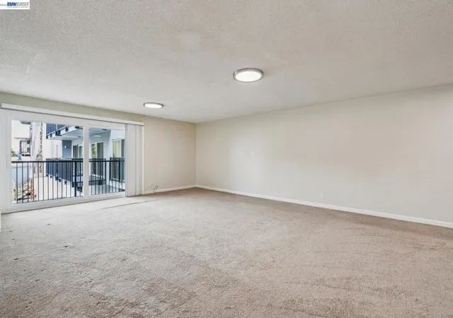Photo 2 of Sale Pending at 960 Shorepoint Ct #120, Alameda, CA 94501 | MLS# 41137081 | Listing updated on 2026-10-01