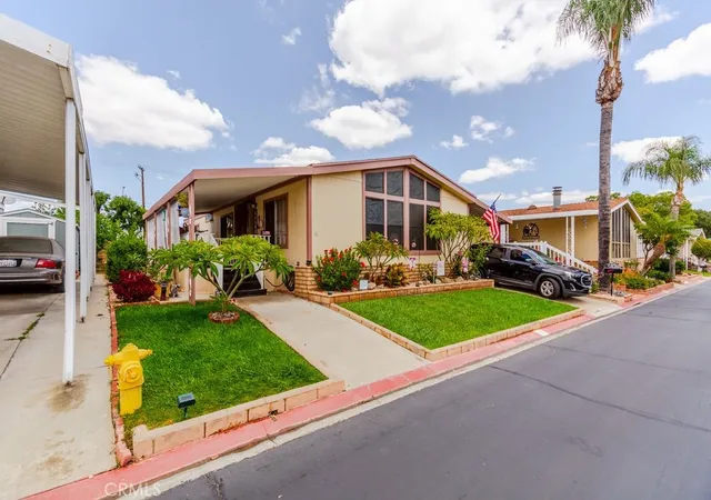 4th image of 1456 E Philadelphia #16, Ontario, CA 91761 | MLS# IV26121559
