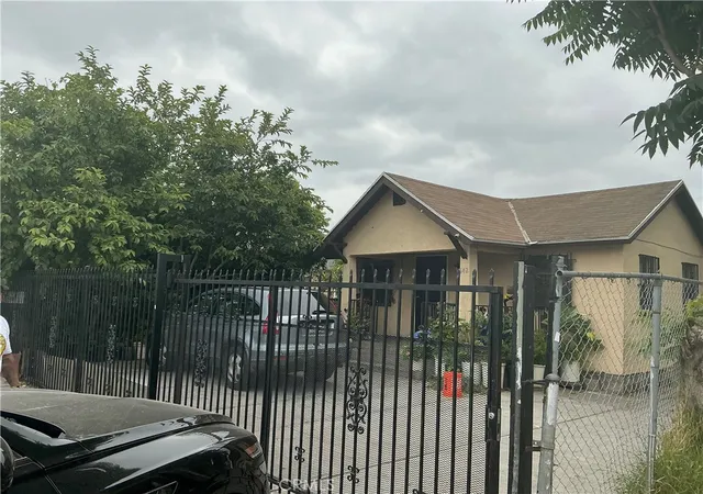 Photo 3 of Single family home for sale at 142 West 59th, Los Angeles, CA 90003 | MLS# CV26121562 | Listing updated on 2026-06-11