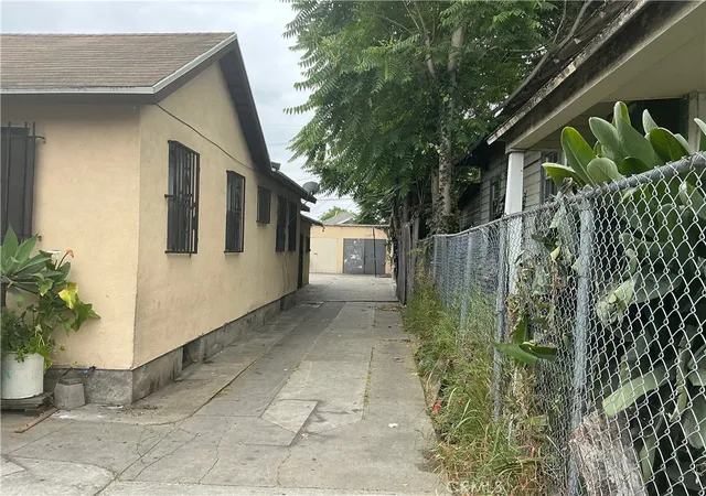Photo 4 of Single family home for sale at 142 West 59th, Los Angeles, CA 90003 | MLS# CV26121562 | Listing updated on 2026-06-11