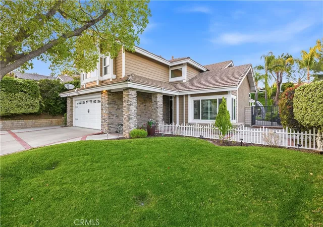Photo 4 of Sale Pending at 22029 Rodeffer Pl, Santa Clarita, CA 91350 | MLS# SR26108726 | Listing updated on 2026-07-09