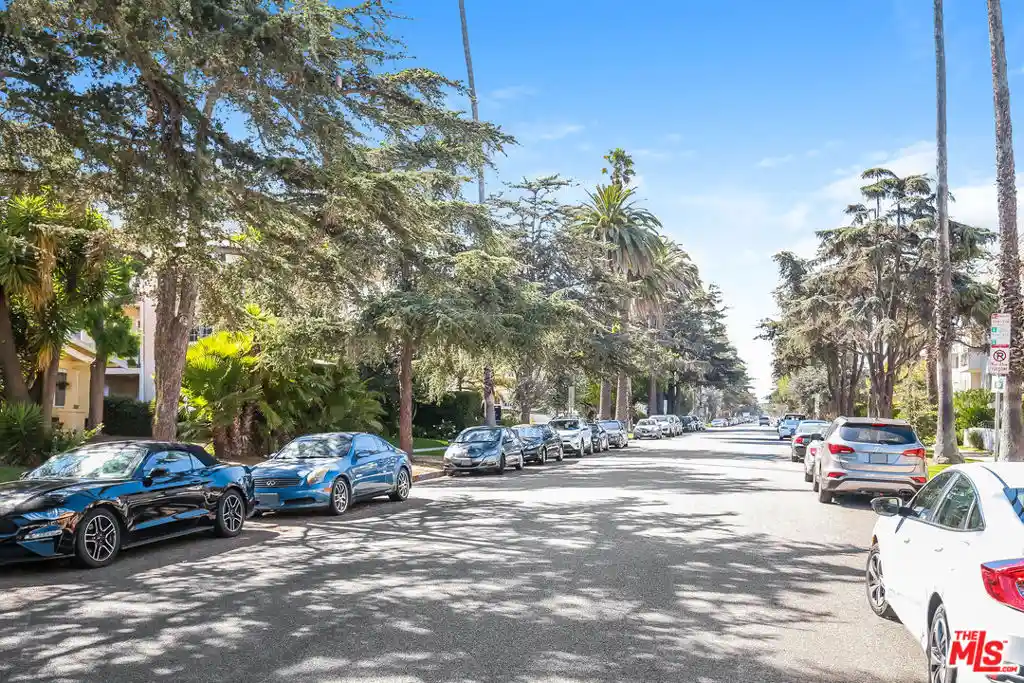 Listing Photo 20 - Condo for sale in 1043 12Th St located at 1043 12Th St, Santa Monica, CA 90403 - Unit 1043 12th Street