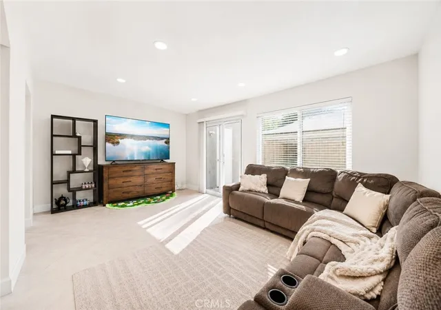 3rd image of 47 Fox #27, Irvine, CA 92614 | MLS# WS26116602