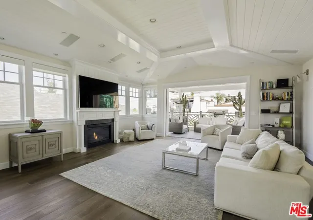Homes for sale in Manhattan Beach, CA | 636 12Th St, Manhattan Beach, CA 90266 | MLS# 26842911