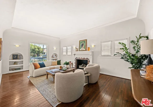Photo 1 of Single family home for sale at 637 N Detroit St, Los Angeles, CA 90036 | MLS# 26837757 | Listing updated on 2026-09-03