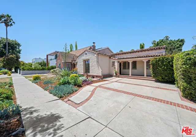 Photo 3 of Single family home for sale at 637 N Detroit St, Los Angeles, CA 90036 | MLS# 26837757 | Listing updated on 2026-09-03