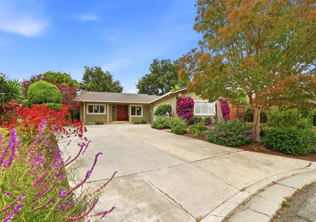 Homes for sale in Saratoga, CA | 18967 Palo Oaks Ct, Saratoga, CA 95070 | MLS# ML82049727