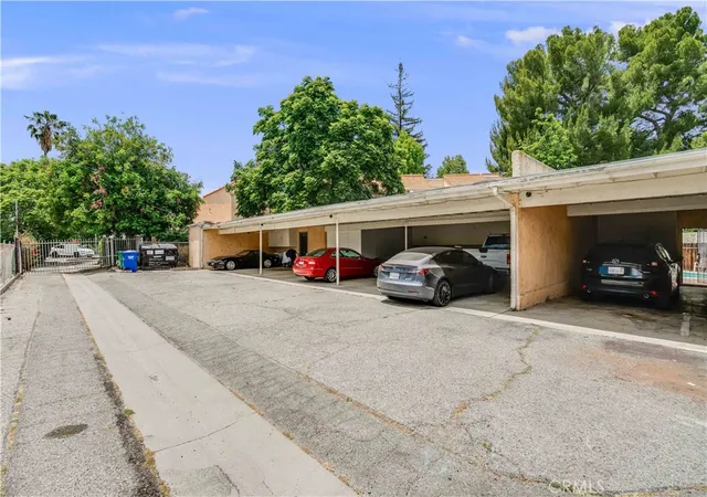 23rd image of 6300 Shoup Ave #2, Woodland Hills, CA 91367 | MLS# SR26118360