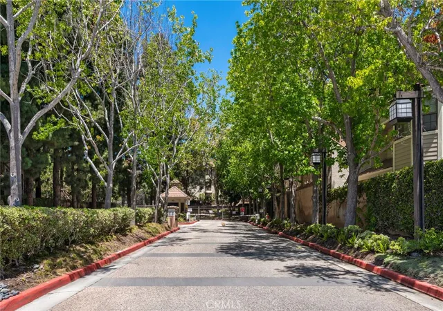 Homes for sale in Torrance, CA | 2559 Plaza Del Amo, Torrance, CA 90503 | Houzeo