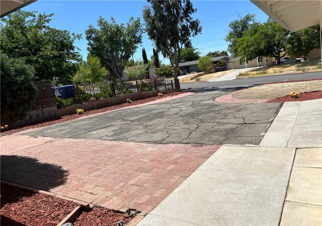 Photo 4 of Single family home for sale at 39042 Ocotillo, Palmdale, CA 93551 | MLS# SR26120023 | Listing updated on 2026-06-29