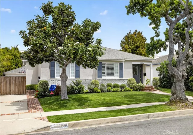 Homes for sale in Manhattan Beach, CA | 2004 Faymont, Manhattan Beach, CA 90266 | MLS# SB26118675