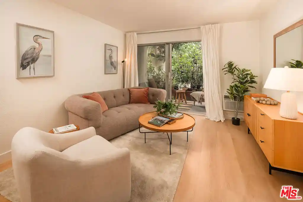320 S Ardmore Ave, 320 S Ardmore Ave, Los Angeles, CA 90020