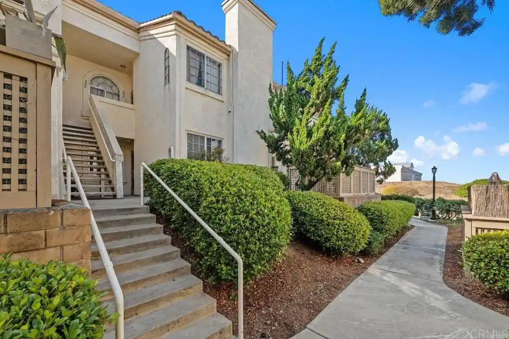 Listing Photo 1 - Condo for sale in 740 Breeze Hl Rd located at 740 Breeze Hl Rd, Vista, CA 92081 - Unit #223